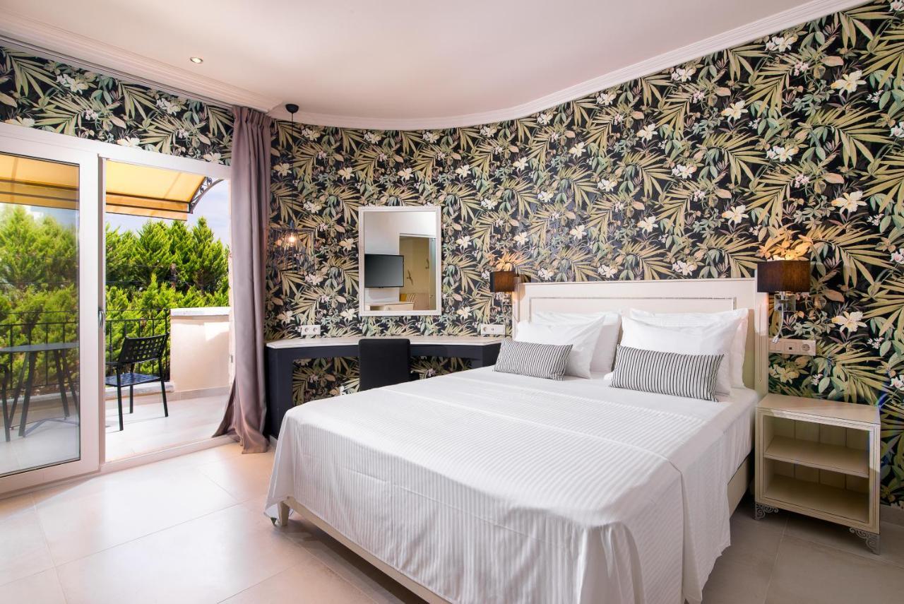 Neikos Mediterraneo Luxury Suites Hanioti Exterior photo