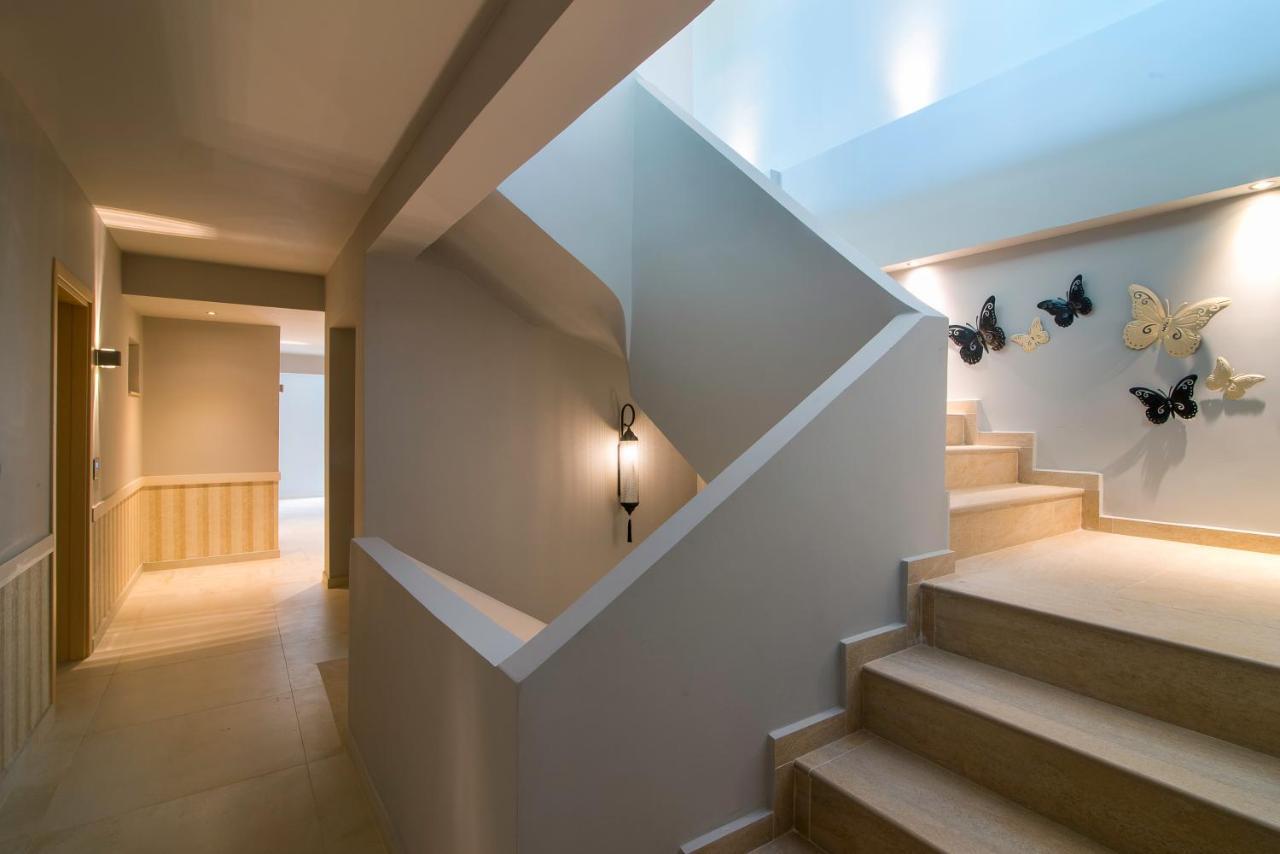 Neikos Mediterraneo Luxury Suites Hanioti Exterior photo