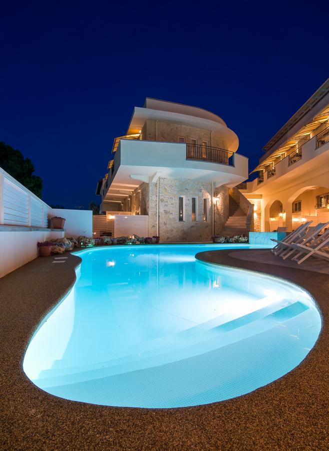 Neikos Mediterraneo Luxury Suites Hanioti Exterior photo