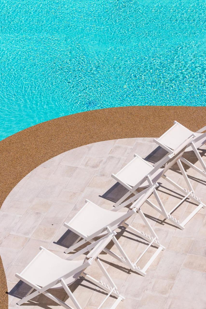 Neikos Mediterraneo Luxury Suites Hanioti Exterior photo