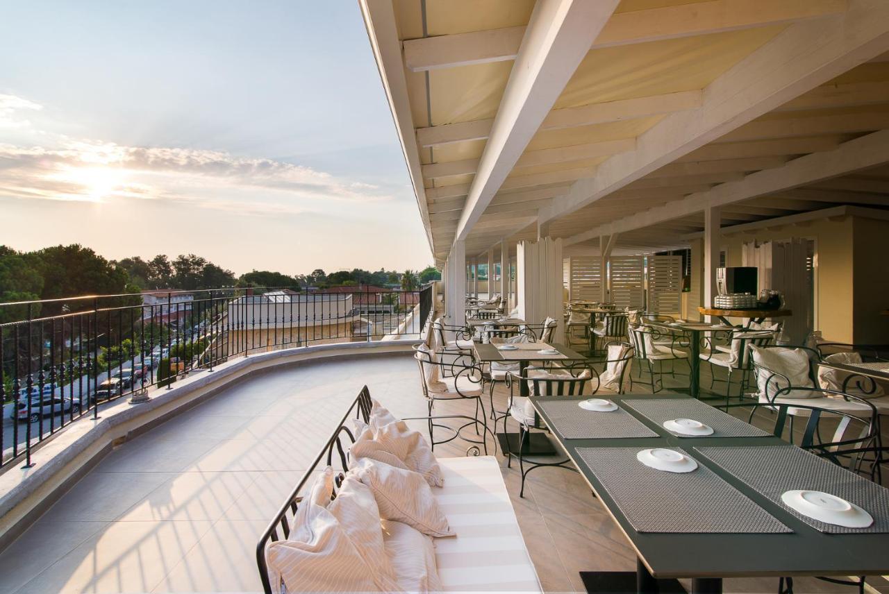Neikos Mediterraneo Luxury Suites Hanioti Exterior photo