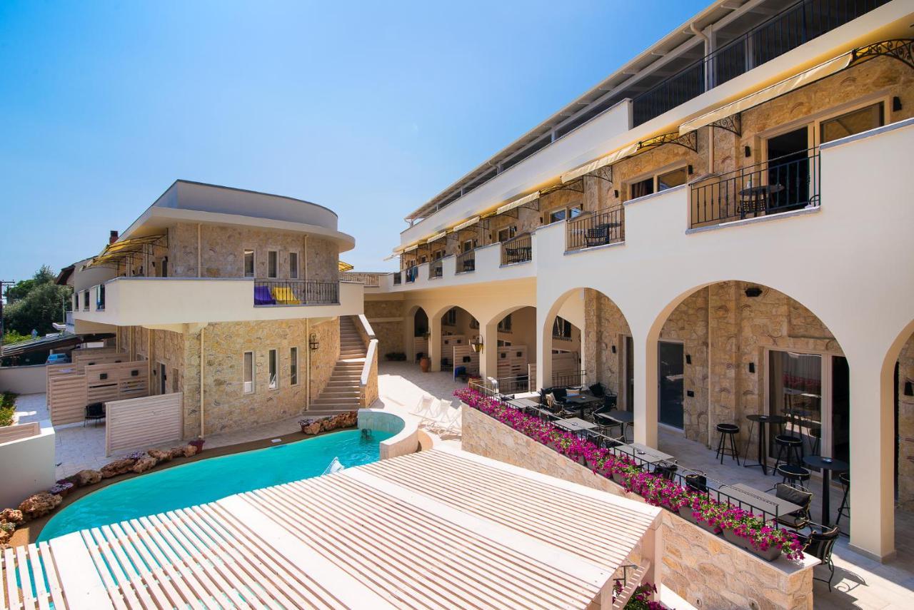 Neikos Mediterraneo Luxury Suites Hanioti Exterior photo